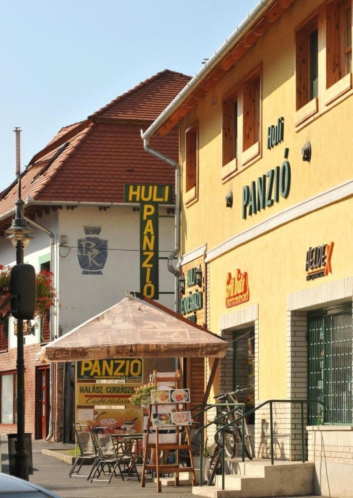 Hotel Huli Panzio Tokaj Exterior foto